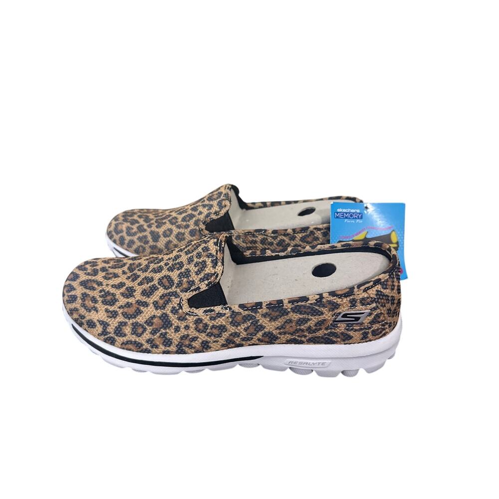 Skechers GOwalk slip-on walking shoes 9.5 Extra Wide p